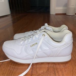 Levi’s white sneakers